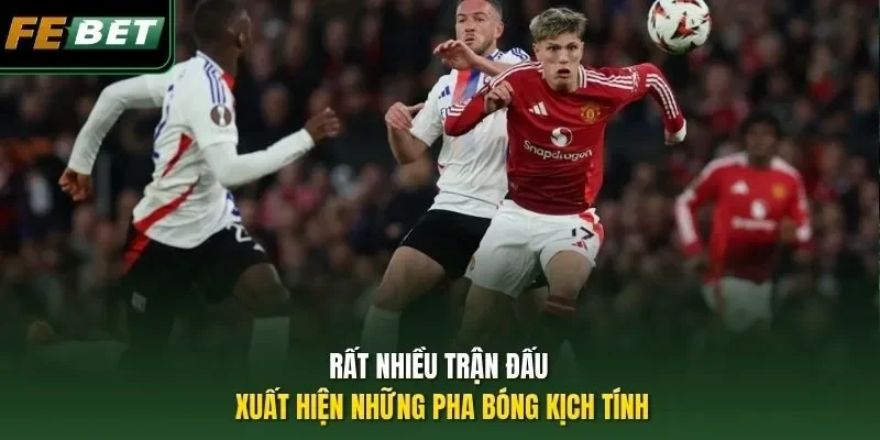 Europa League Và Những Pha Bóng Điên Rồ Nhất Lịch Sử Rất nhiều trận đấu xuất hiện những pha bóng kịch tính